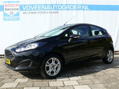 Ford Fiesta - 1.0 EcoBoost Titanium 101pk AUTOMAAT, Stoelverwarming. PARKEERSENSOREN V+A, LMV 15