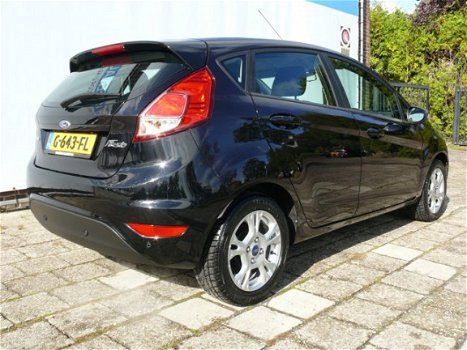 Ford Fiesta - 1.0 EcoBoost Titanium 101pk AUTOMAAT, Stoelverwarming. PARKEERSENSOREN V+A, LMV 15