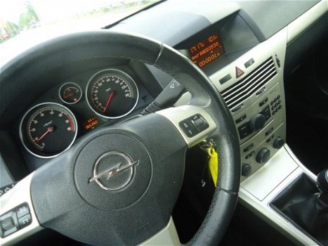 Opel Astra - 1.6 Temptation - 5 DEURS - ( BWJR 2008 ) - NETTE STAAT - 1