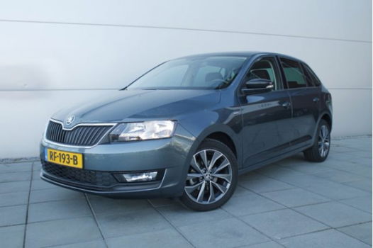 Skoda Rapid Spaceback - 1.0 TSI 95pk Drive Panoramadak Navigatie Stoelverwarming - 1