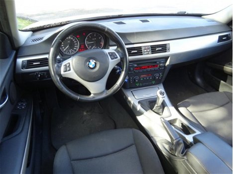 BMW 3-serie Touring - 320d PANO/airco/XENON/cruise *apk:09-2020 - 1