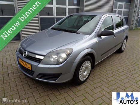 Opel Astra - 1.4 Essentia - 1