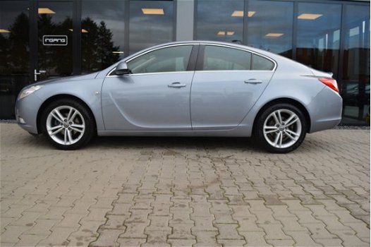 Opel Insignia - 1.6 Business | Navigatie | 18 Inch | Parkeer Sensoren | - 1