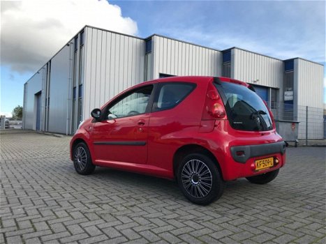 Peugeot 107 - 1.0-12V Urban Move NIEUWE APK KEURING - 1