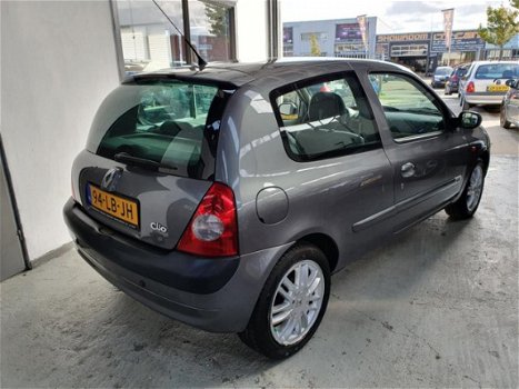 Renault Clio - 1.6-16V Initiale XENON/ STOELVERW./ AIRCO/ APK - 1