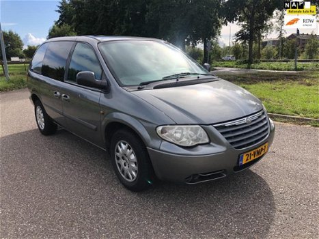 Chrysler Ram Van - 2.8 CRD VoyagerAirco Cruisecontrol Navigatie - 1