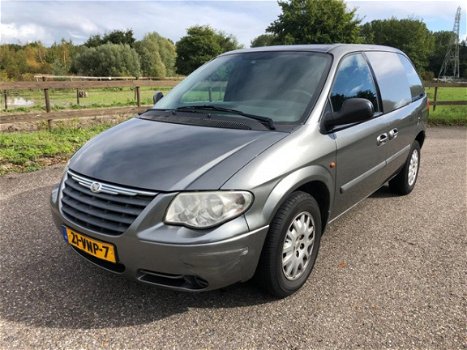 Chrysler Ram Van - 2.8 CRD VoyagerAirco Cruisecontrol Navigatie - 1