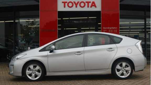 Toyota Prius - 1.8 Dynamic Business | Navigatie | Achteruitrijcamera | Climate controle | Cruise con - 1