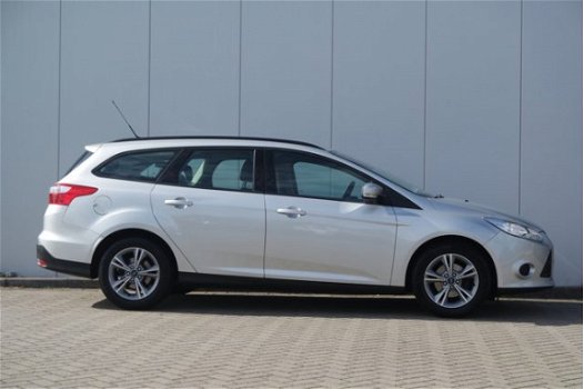 Ford Focus Wagon - 1.0 EcoBoost Edition 100 PK | Navigatie | Parkeersensoren achter | Cruise control - 1