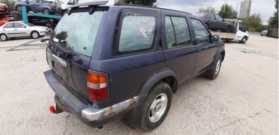 Nissan Pathfinder - 3.3 V6 - 1