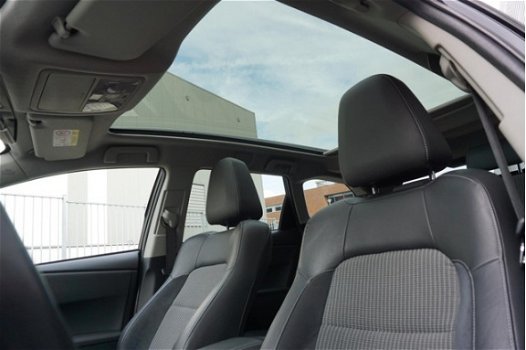 Toyota Auris Touring Sports - 1.8TS Hybrid.Xenon Panodak Safety Sense Business Pro - 1