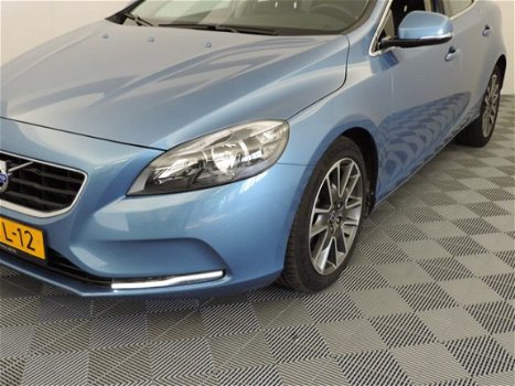 Volvo V40 - D2 Momentum Business (leer, panodak, LED.pdc) - 1