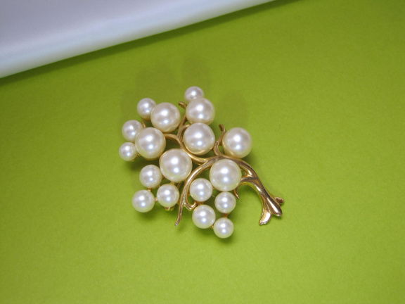 Broche goudkleurige levensboom met kralen 5.8x4.3 cm. - nr. 1