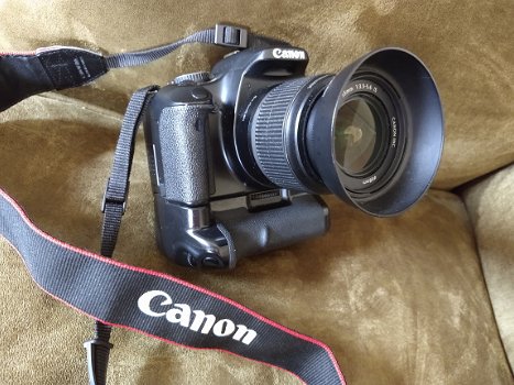 Canon EOS met grip, tassen en lenzen - 4