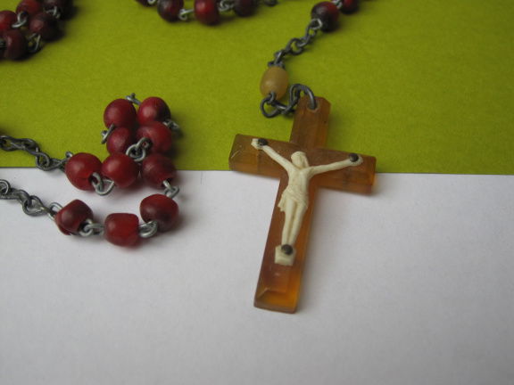 Rozenkrans Ierland antiek celluloid /kunststof crucifix 46 cm - Afbeelding 2