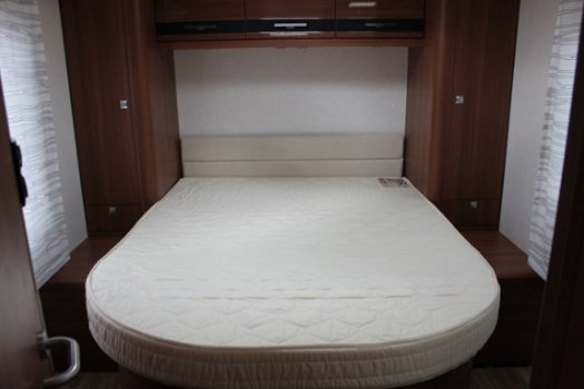 LMC Cruiser Blackline T 722 Queensbed - 7