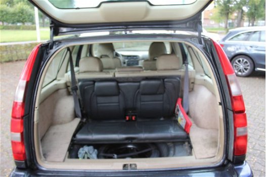 Volvo V70 - 2.5 Luxury-Line AUTM. *YOUNGTIMER* *7-PERS.* / LEDER / AIRCO / CRUISE CONTR. / TREKHAAK - 1