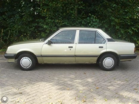 Opel Ascona - - 1.6 S Aut. LPG - 1