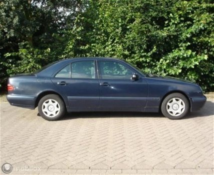 Mercedes-Benz E-klasse - 200 CDI Avantgarde Select - 1