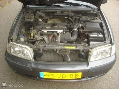 Volvo V40 - - 1.8 I 90 KW - 1