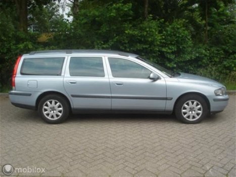 Volvo V70 - - 2.4 D5 163 PK Cruise - Airco APK 3-2020 - 1