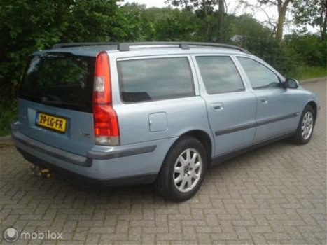 Volvo V70 - - 2.4 D5 163 PK Cruise - Airco APK 3-2020 - 1