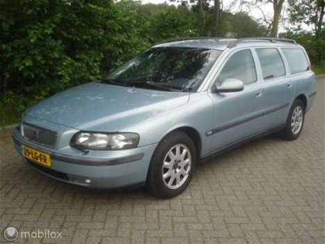 Volvo V70 - - 2.4 D5 163 PK Cruise - Airco APK 3-2020 - 1