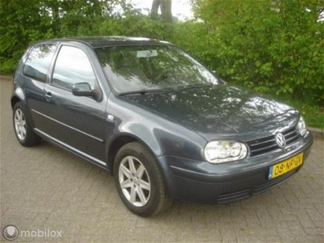 Volkswagen Golf - - 1.6 I 16V airco - cruise Distributie defect - 1