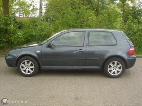 Volkswagen Golf - - 1.6 I 16V airco - cruise Distributie defect - 1