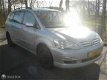 Toyota Avensis Verso - - 2.0 D-4D 7 Pers. klepstoter hoorbaar - 1 - Thumbnail