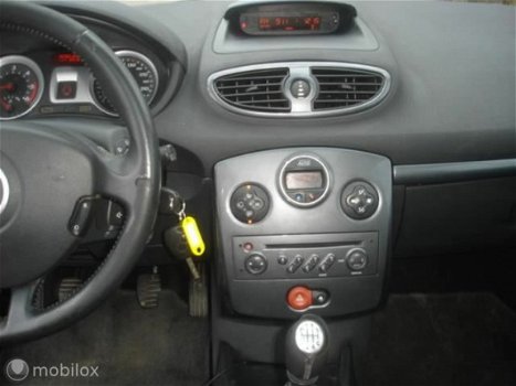 Renault Clio - - 1.5 DCI airco - leer - cruise - panorama - 1