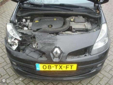 Renault Clio - - 1.5 DCI airco - leer - cruise - panorama - 1