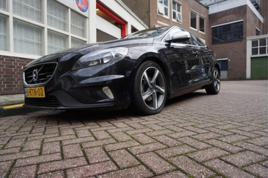 Volvo V40 - 1.6 D2 R-Design R Design LEER NAVI - 1