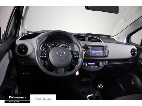 Toyota Yaris - 1.0 VVT-i Energy (Navigatie - Camera - Climate control) - 1