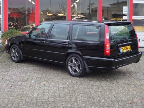 Volvo V70 - 2.4R AWD 7 persoons, electr verstelbare voorstoelen, stoelverwarming, automaat, youngtim - 1