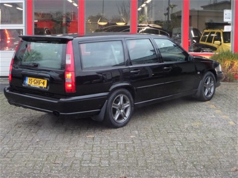 Volvo V70 - 2.4R AWD 7 persoons, electr verstelbare voorstoelen, stoelverwarming, automaat, youngtim - 1