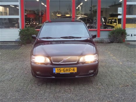 Volvo V70 - 2.4R AWD 7 persoons, electr verstelbare voorstoelen, stoelverwarming, automaat, youngtim - 1