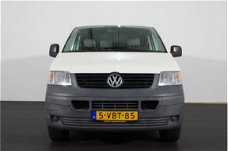 Volkswagen Transporter - 2.5 TDI 340 L2H1. 131PK. 3zit. Airco. Trekhaak. 2.500 kg trekgewicht