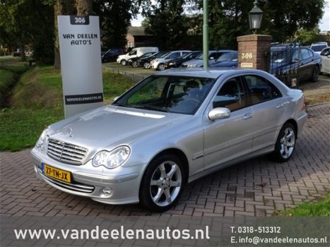 Mercedes-Benz C-klasse - 180 K. Avantgarde Aut. Sport Selection / 106.000 KM - 1