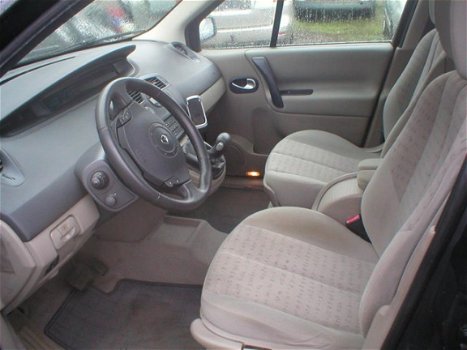 Renault Scénic - 2.0-16V Dynamique Comfort - 1