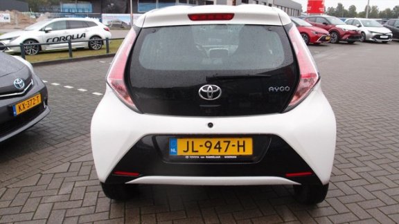 Toyota Aygo - 5DRS X-PLAY AIRCO CAMERA NL-AUTO - 1