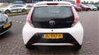 Toyota Aygo - 5DRS X-PLAY AIRCO CAMERA NL-AUTO - 1 - Thumbnail