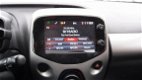 Toyota Aygo - 5DRS X-PLAY AIRCO CAMERA NL-AUTO - 1 - Thumbnail