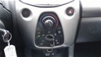 Toyota Aygo - 5DRS X-PLAY AIRCO CAMERA NL-AUTO - 1 - Thumbnail