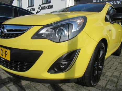 Opel Corsa - 1.4-16V Design Edition Navigatie, Airco, L.M.Velgen, Parkeersensoren, Isofix - 1