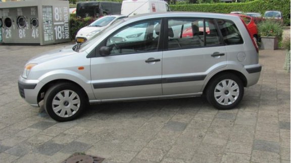 Ford Fusion - 1.4-16V Champion - 1