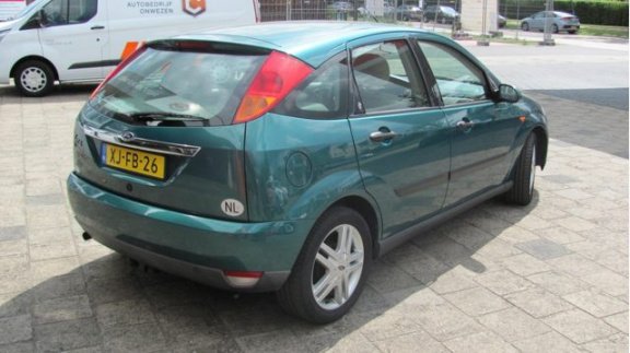 Ford Focus - 1.6-16V Ghia - 1