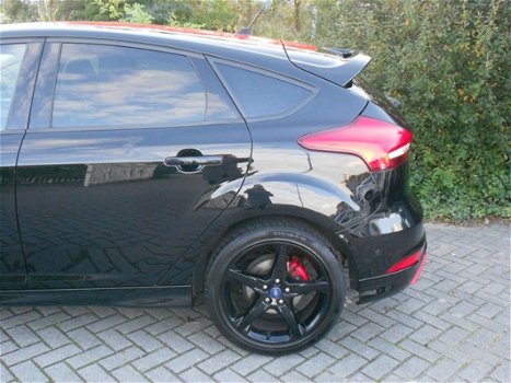 Ford Focus - Black Edition 1.5 EcoBoost 150PK 5DRS - 1