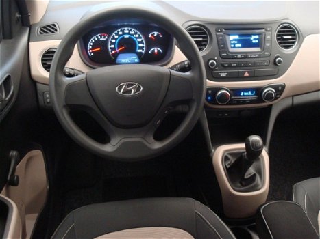 Hyundai i10 - 1.0i 67pk 5D i-Motion 19dkm AC+ECC|PDC|ESP|LMV|Audio - 1