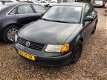 Volkswagen Passat - 1.6 Trendline - 1 - Thumbnail